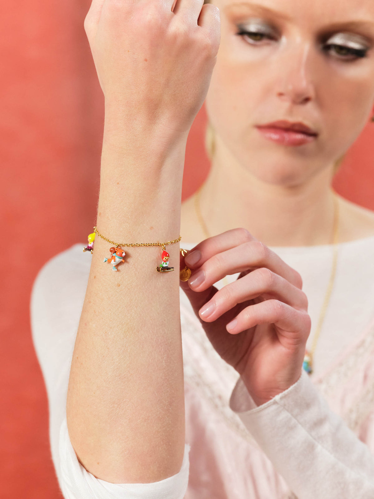 Bracelet charm's enfants nains en luge et écureuil
