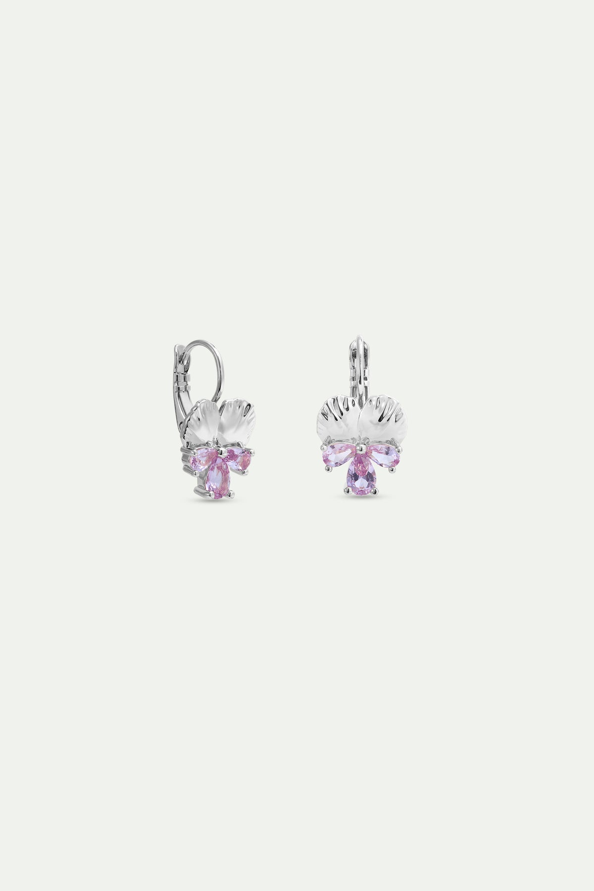 Boucles d'oreilles dormeuses argentées pensée et pierres roses
