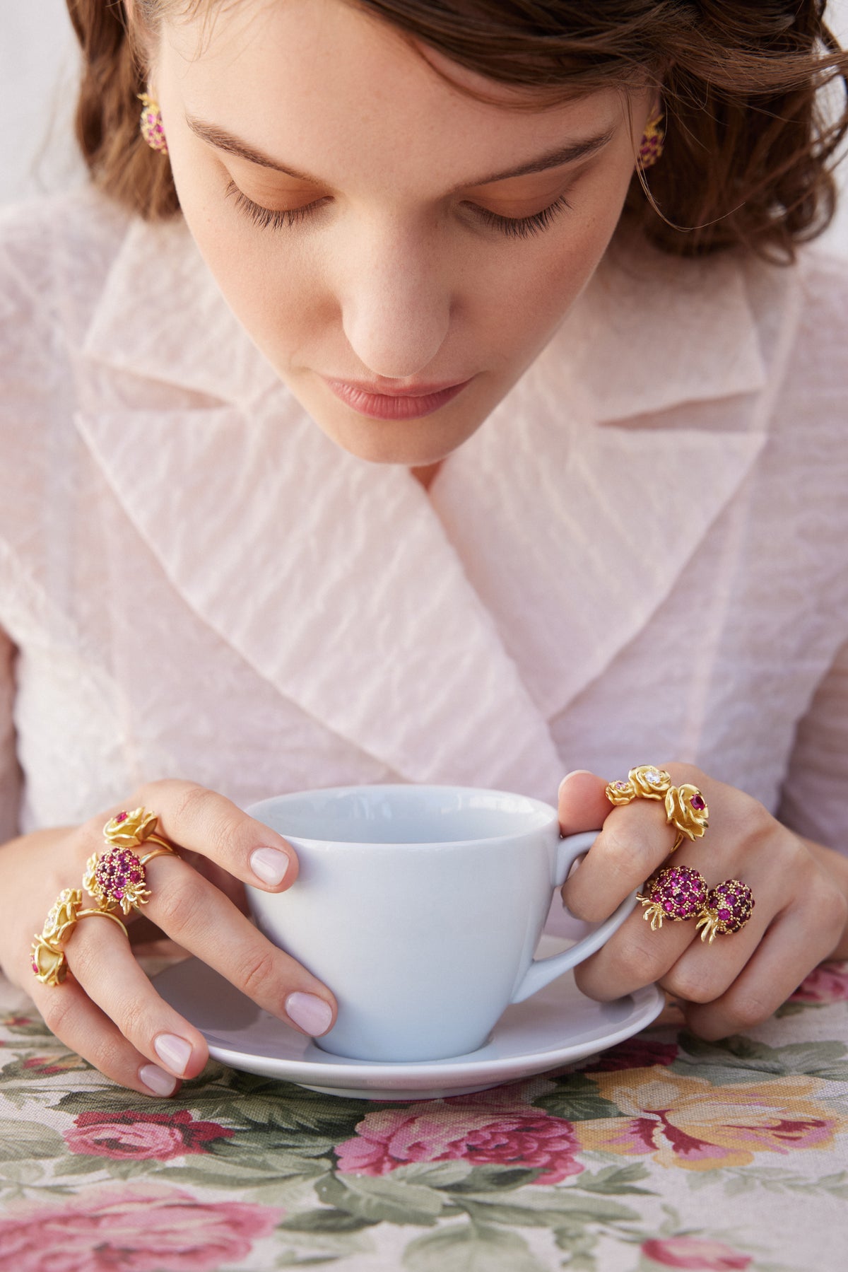 Bague ajustable framboise et perles dorées