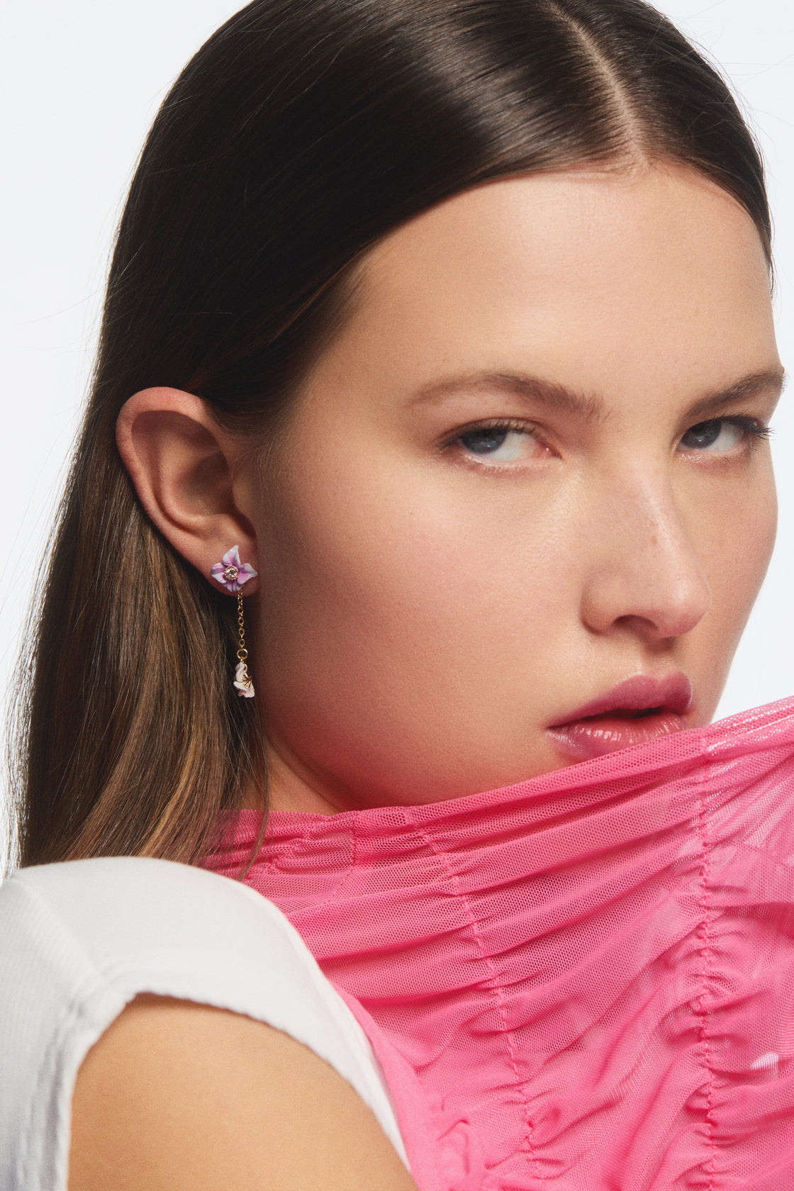 Boucles d'oreilles tiges pendantes dorées fleurs d'hortensia