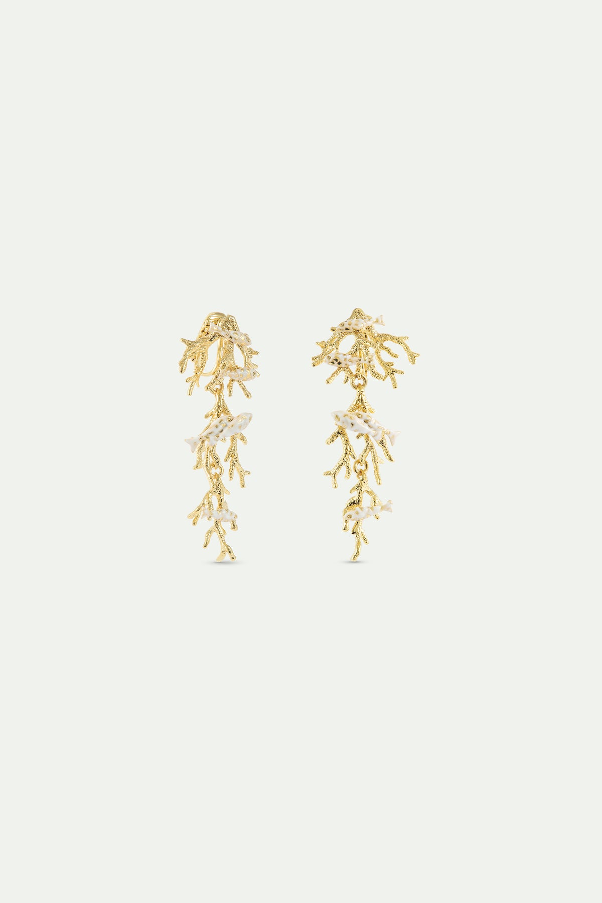 Boucles d'oreilles pendantes coraux dorés et poissons blancs