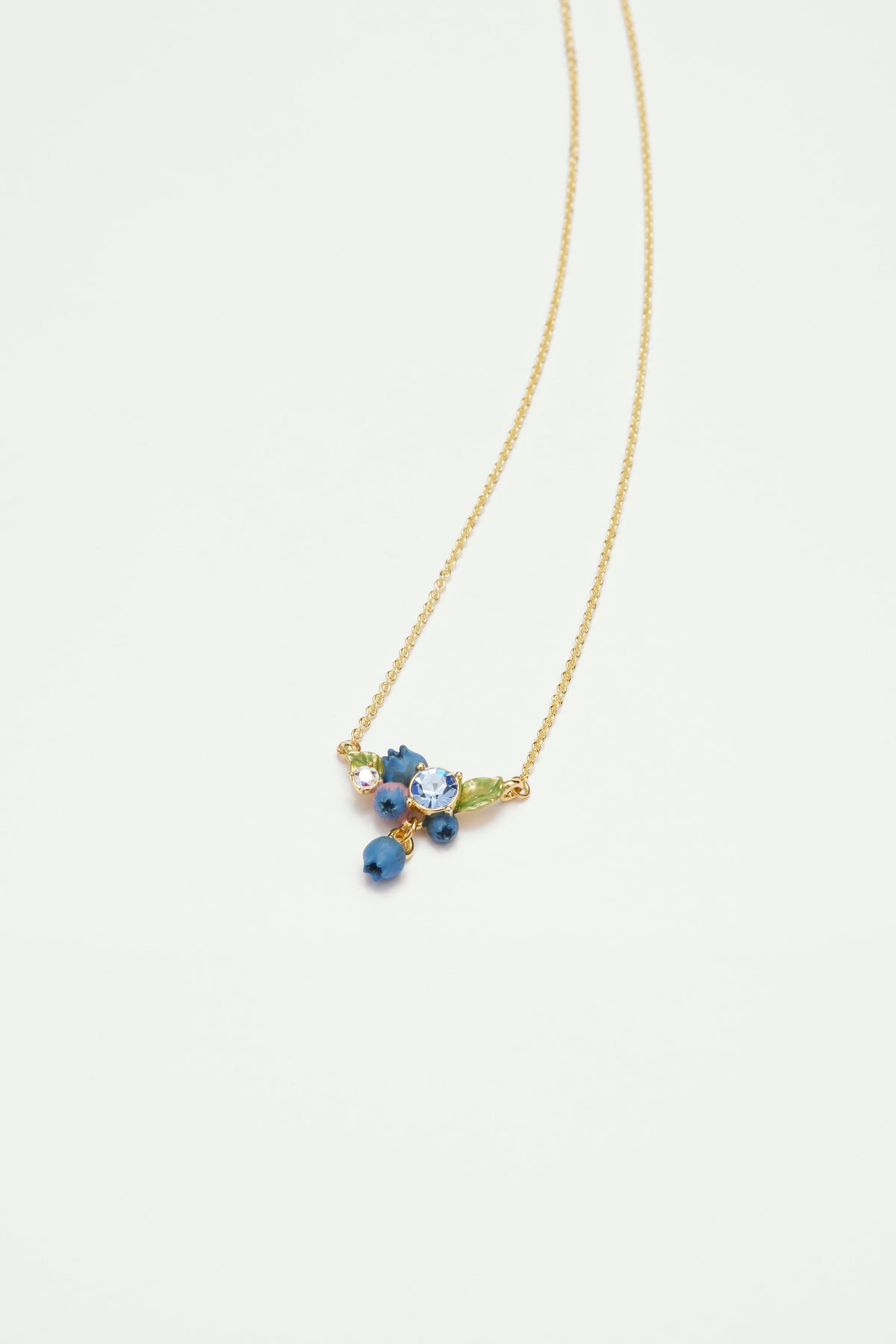 Collier plastron myrtilles et pierre en verre taillé ronde