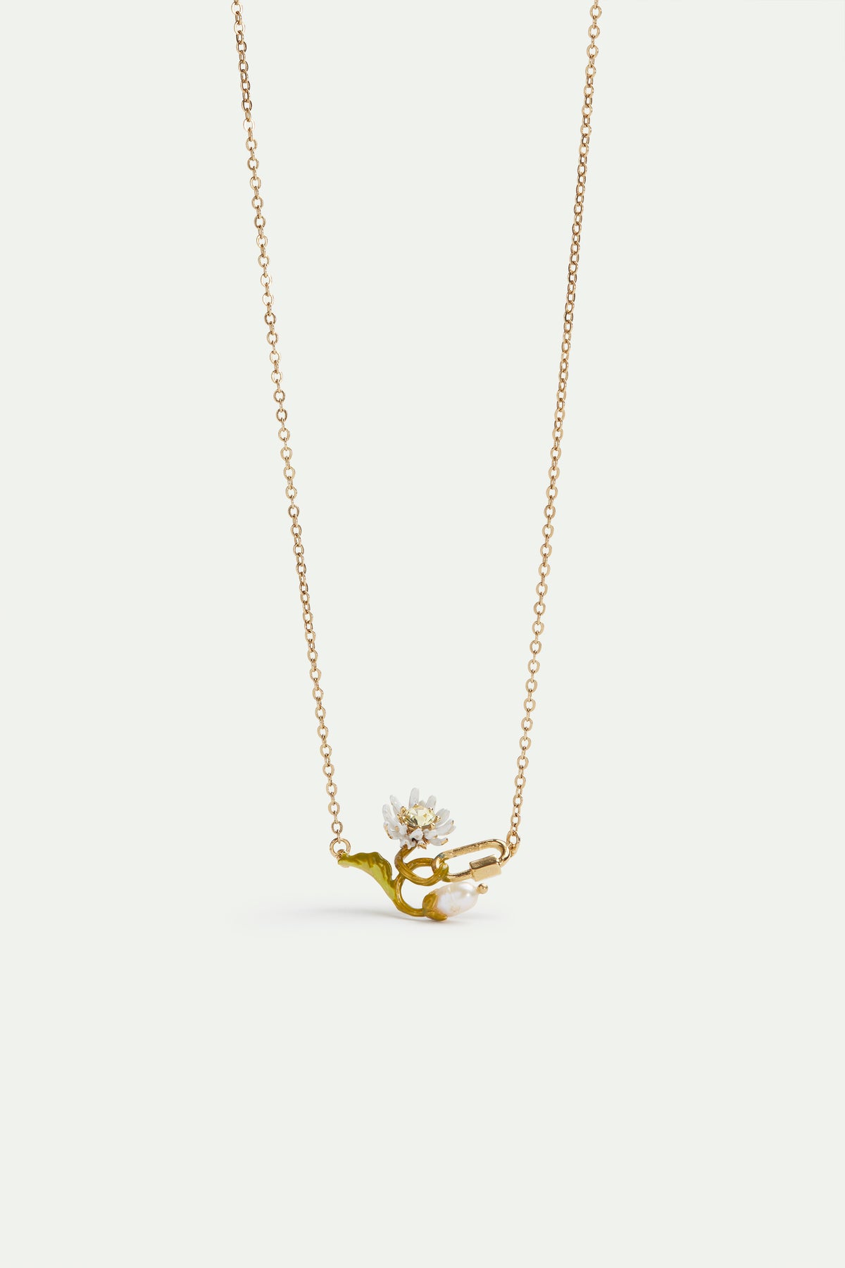 Fine necklace with white and green daisy, mother of cultured pearl and carabiner