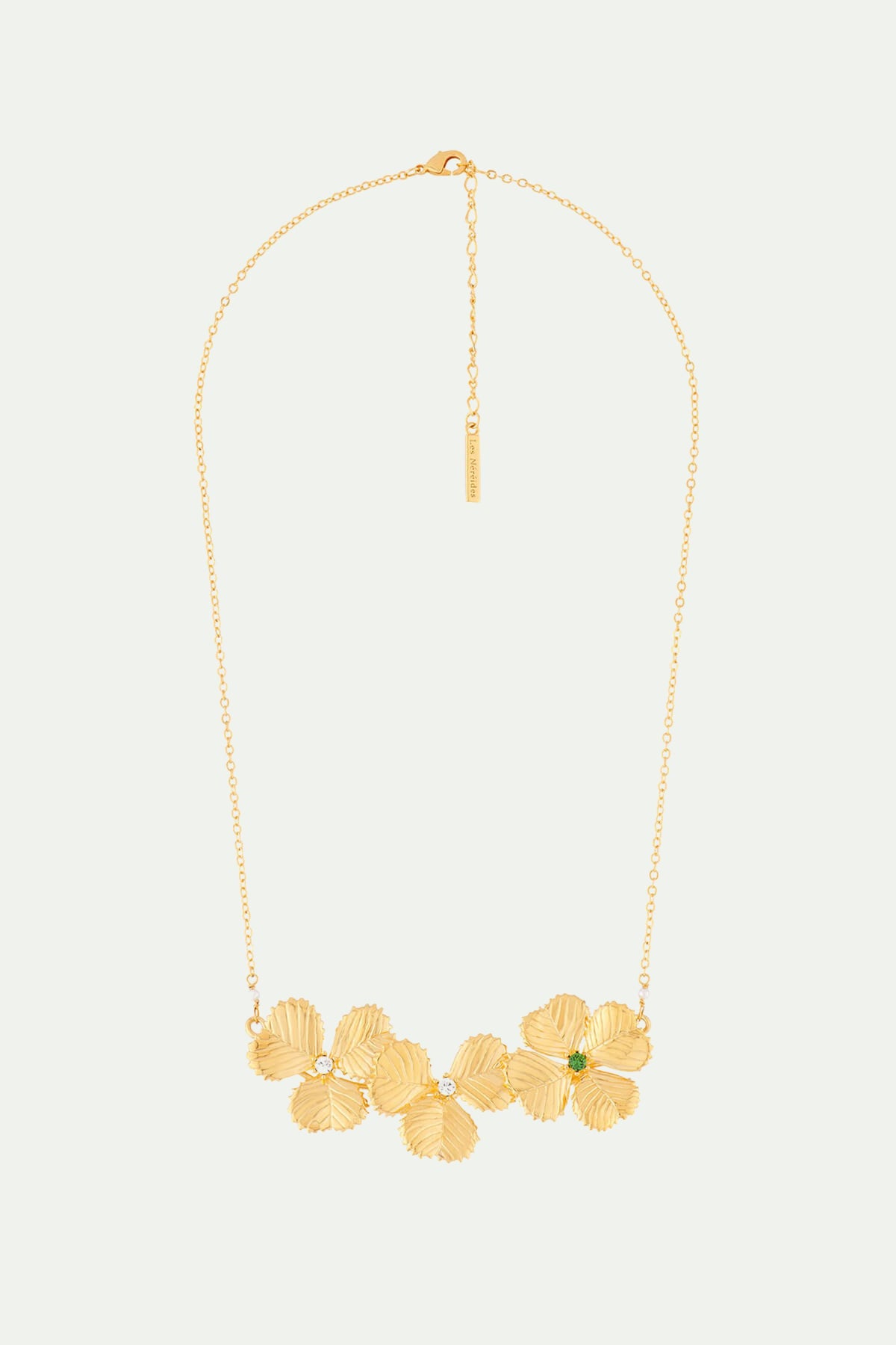 Collier plastron trois trèfles
