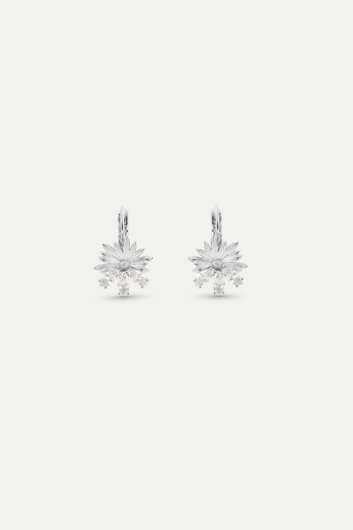 Boucles d'oreilles dormeuses argentées marguerite et pierres blanches