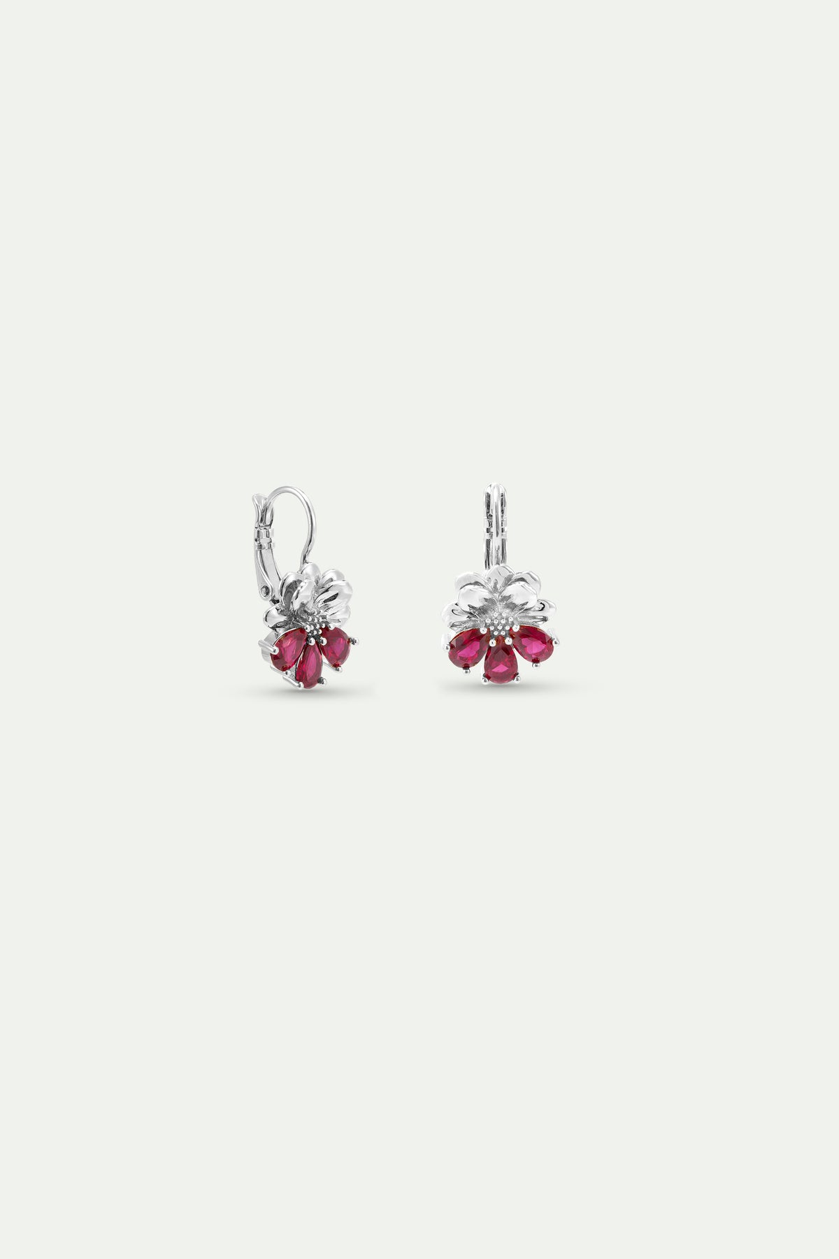 Boucles d'oreilles dormeuses argentées cosmos et pierres rouges