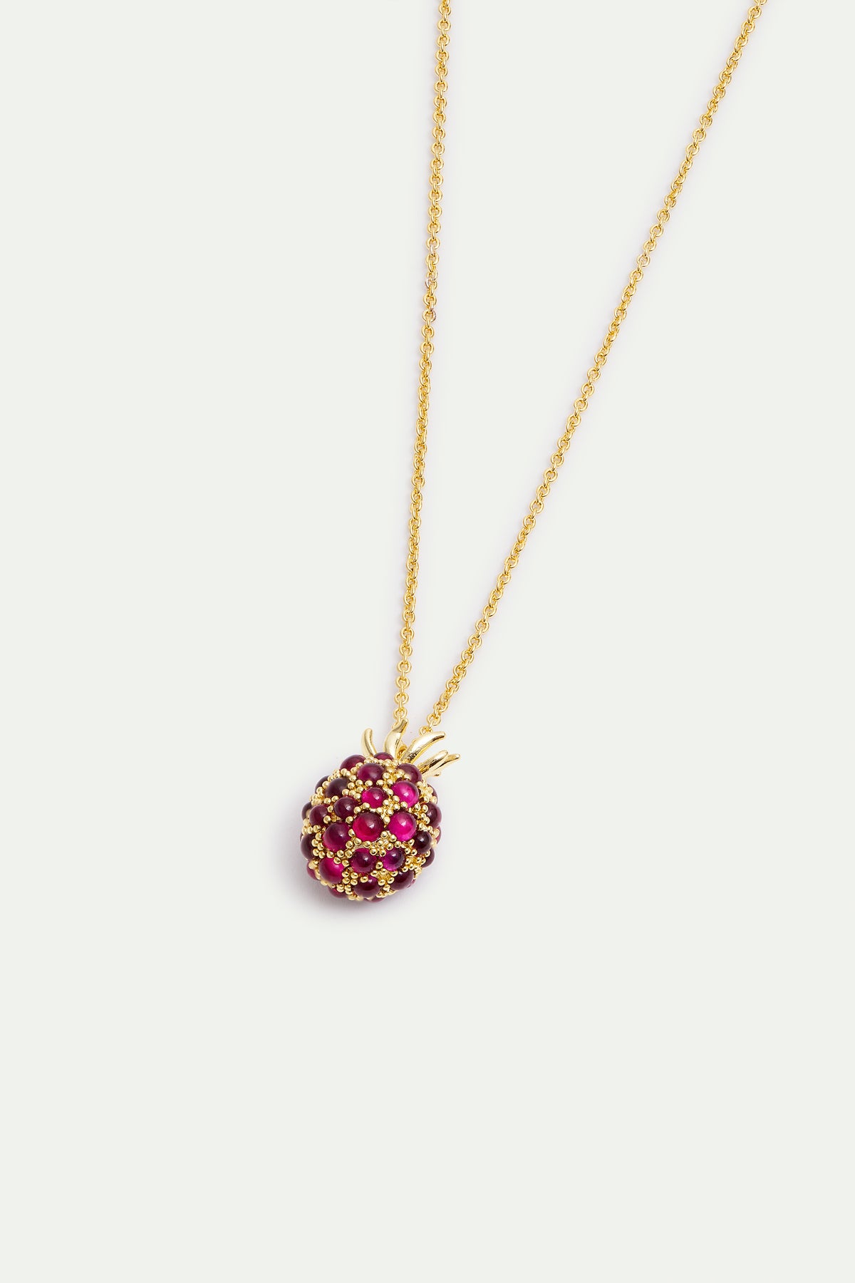Collier pendentif framboise et perles dorées
