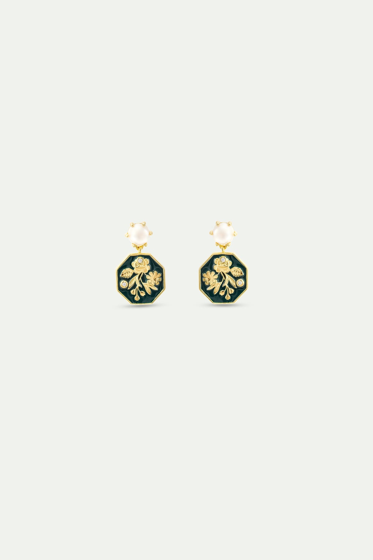 Boucles d'oreilles médaillon noir et doré pivoine et perle de culture