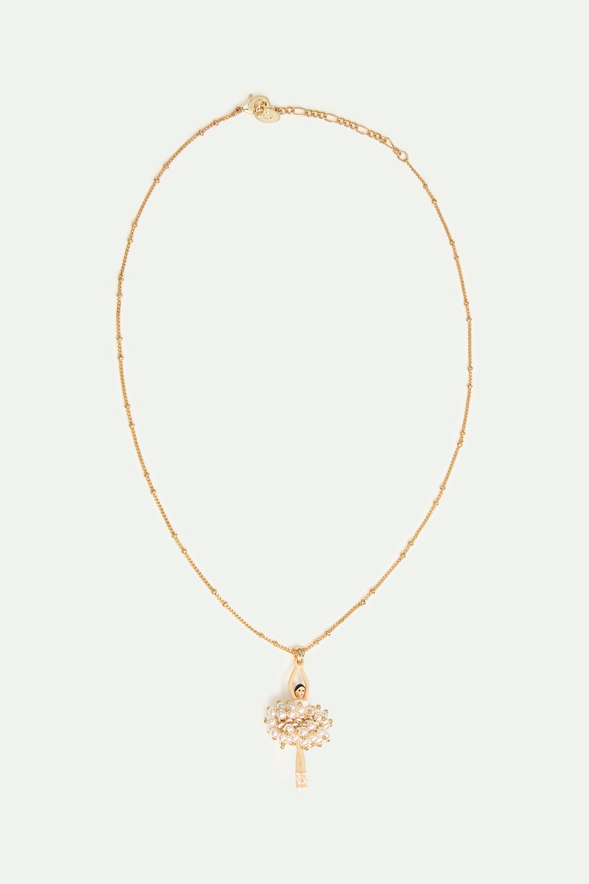Collier pendentif Ballerine perles blanches et noeud doré
