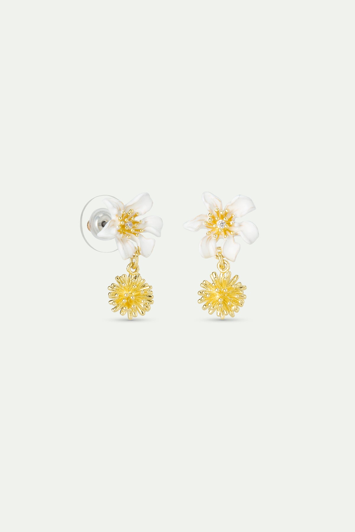Boucles d'oreilles tiges fleur de clématite blanche et corête du japon