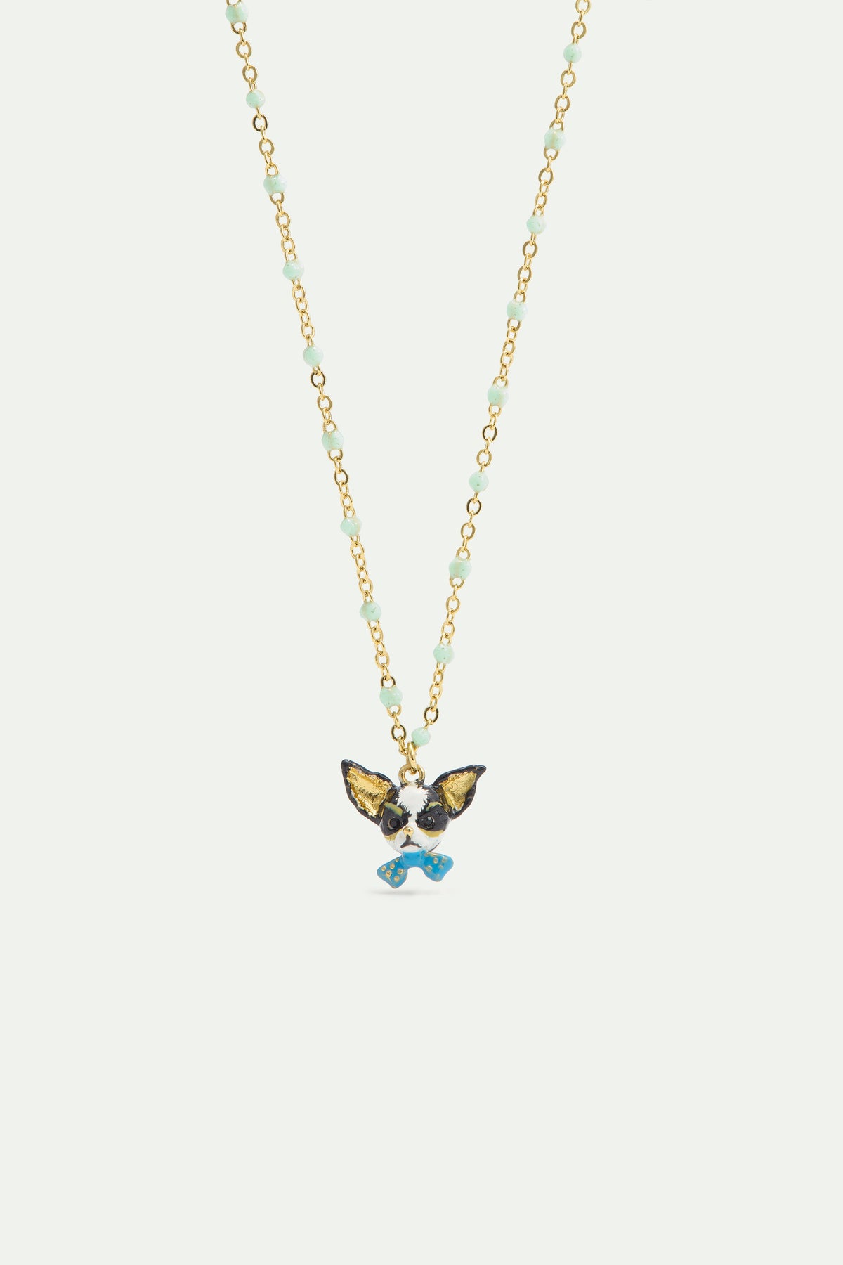 Collier pendentif Chihuahua et noeud papillon bleu