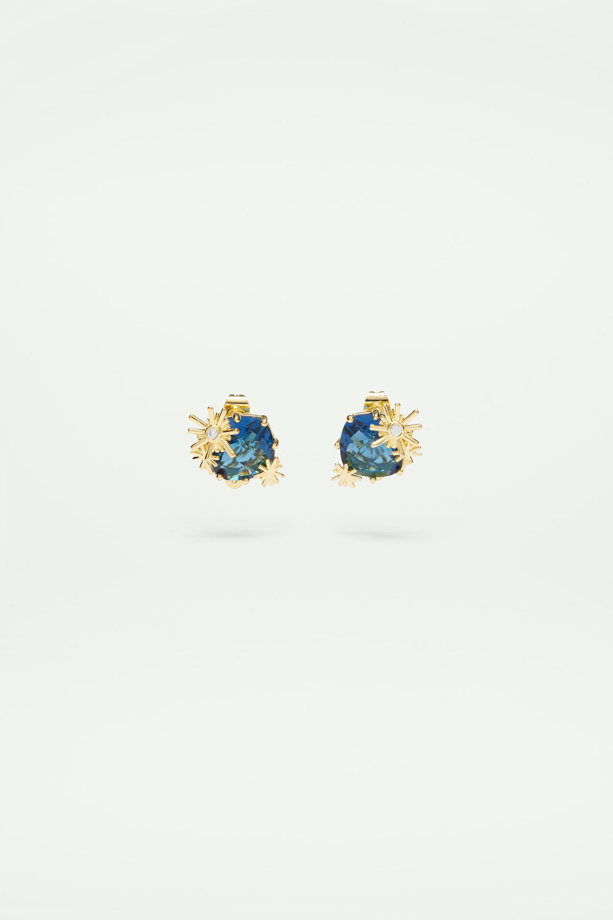Boucles d'oreilles étoiles dorées et pierre carrée